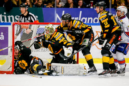 Skellefteås Niclas Burström, Alexander Urbom, målvakt