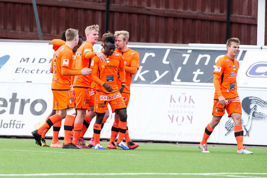 Varbergs spelarna jublar