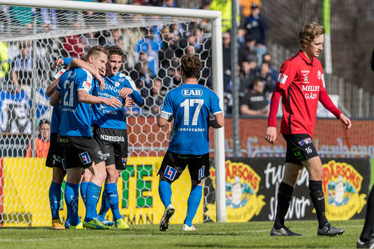 Halmstads spelare jublar