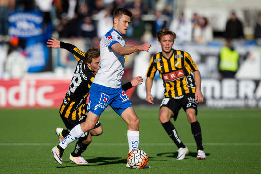 Norrköpings Arnor Ingvi Traustason mot Häckens Adam