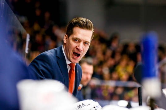Växjös tränare Sam Hallam