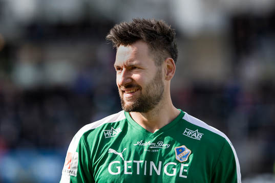 Halmstads målvakt Stojan Lukic före fotbollsmatchen i