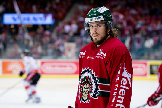 Frölundas Sebastian Stålberg på uppvärmningen  innan