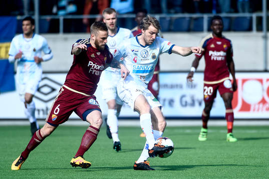 Djurgårdens Alexander Faltsetas och Gefles Johan Oremo