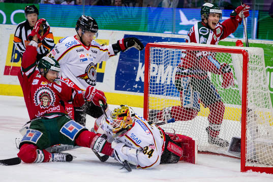 Frölundas Artturi Lehkonen jublar bakom mål