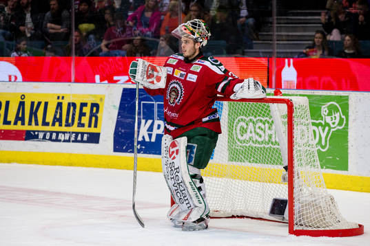 Frölundas målvakt Johan Gustafsson deppar