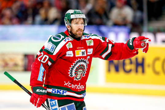 Frölundas Joel Lundqvist är irriterad på domaren