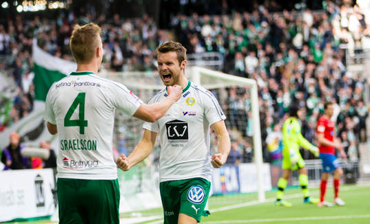 Hammarbys Erik Israelsson gör 5-1 och gratuleras av Måns