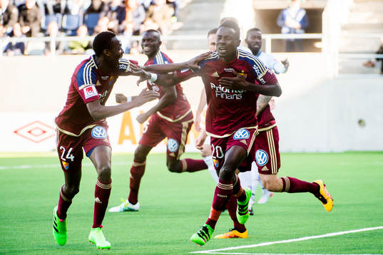 Djurgårdens Philana Tinotenda Kadewere och Sam Johnson