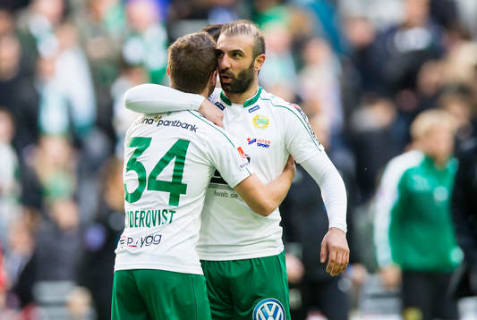 Hammarbys Kennedy Bakircioglu pratar med Måns Söderqvist