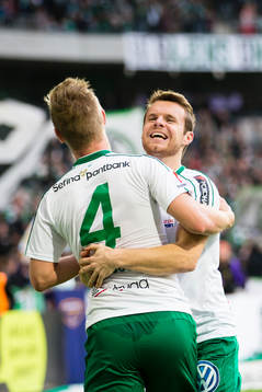 Hammarbys Erik Israelsson gör 5-1 och omfamnas av Måns