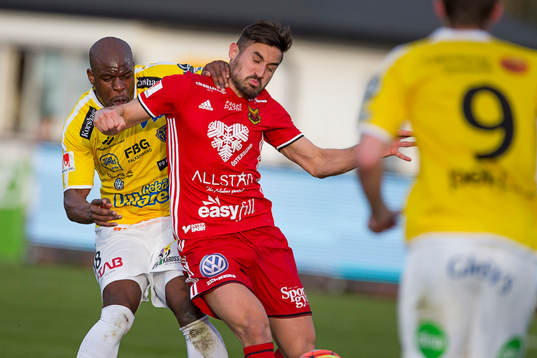 Falkenbergs Hakeem Araba och Östersunds Sotirios