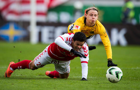 Kalmars Romário Pereira Sipião och Elfsborgs Simon Hedlund