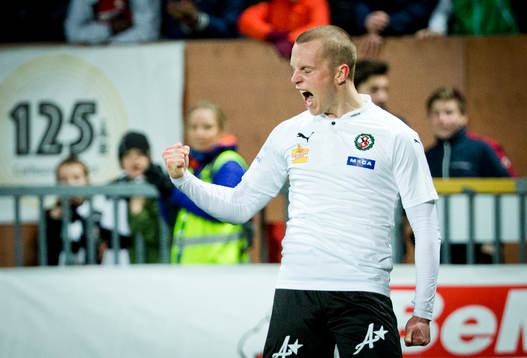 Örebros Daniel Gustavsson gör 2-0 och jublar