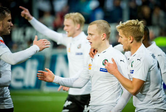 Örebros Daniel Gustavsson gör 2-0 och jublar