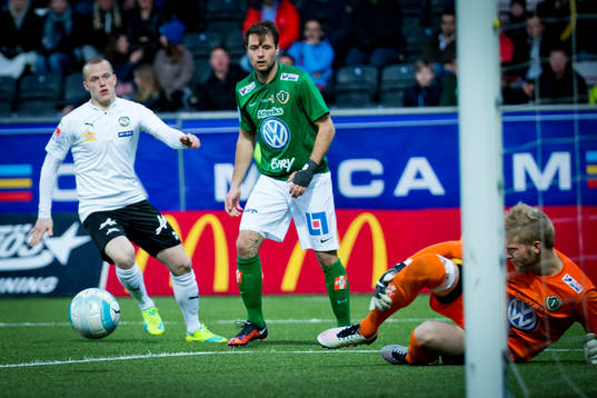 Jönköpings målvakt Anton Cajtoft skadar sig och blev
