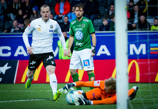 Jönköpings målvakt Anton Cajtoft skadar sig och blev