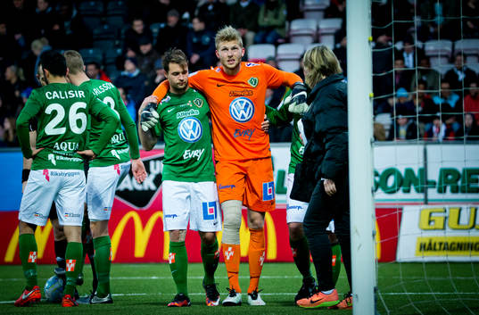 Jönköpings målvakt Anton Cajtoft skadar sig och blev