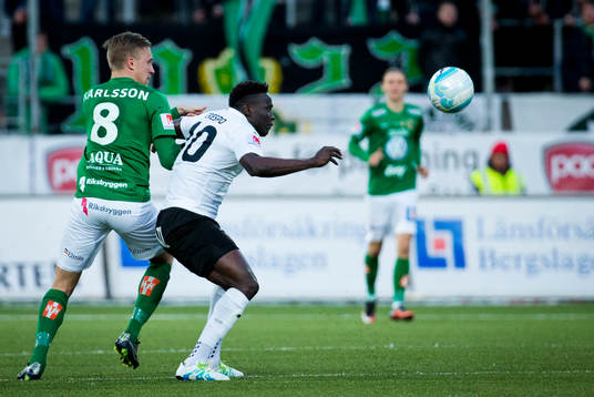 Jönköpings Joakim Karlsson och Örebros Alhassan Kamara