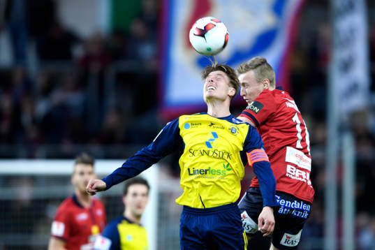 Ängelholms Marcus Bernholtz i nickduell med Örgrytes