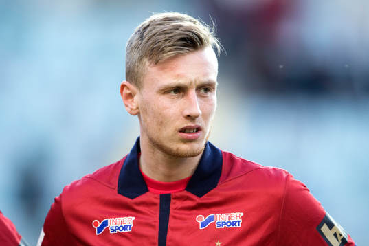 Örgrytes Sebastian Olsson vid lineup innan fotbollsmatchen