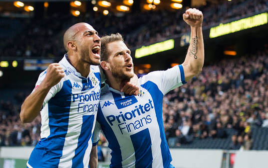 IFK Göteborgs Tobias Hysén (th) gör 1-1 och jublar med