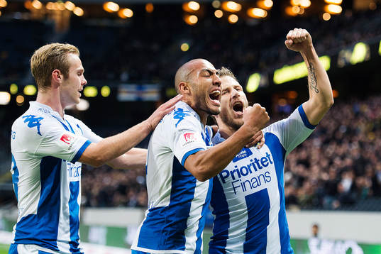 IFK Göteborgs Tobias Hysén (th) gör 1-1 och jublar med