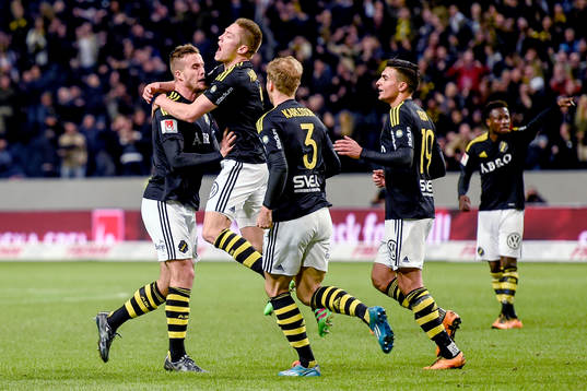 s Fredrik Brustad jublar