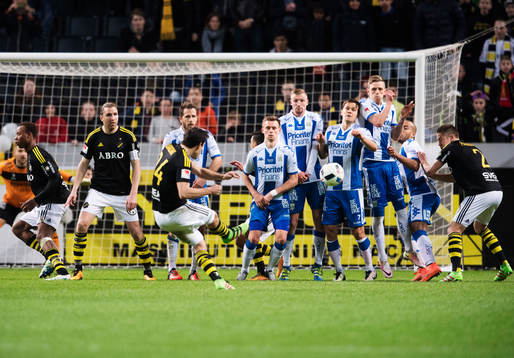 s Stefan Ishizaki skjuter in 2-1 på frispark