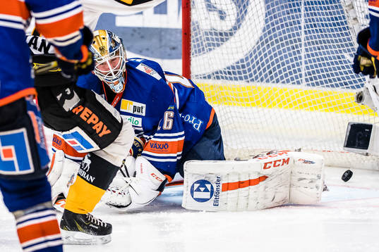 Växjös målvakt Stefan Steen deppar