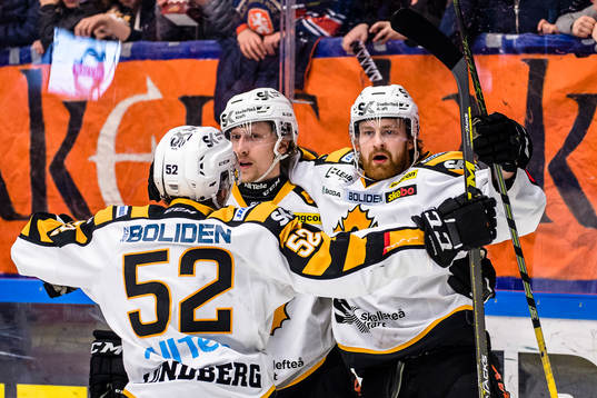 Skellefteås Mattias Ritola jublar
