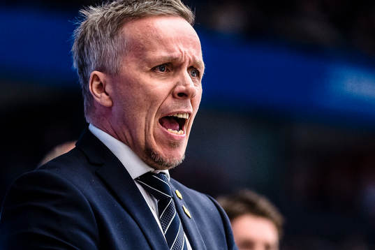 Skellefteås tränare Hans Wallson skriker