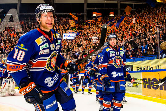 Växjös Richard Gynge och Robert Rosén jublar