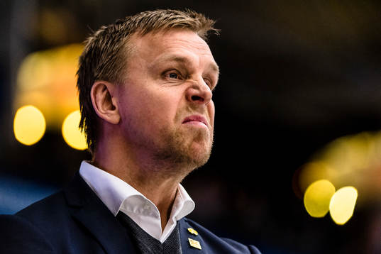 Skellefteås tränare Bert Robertsson gör en grimas