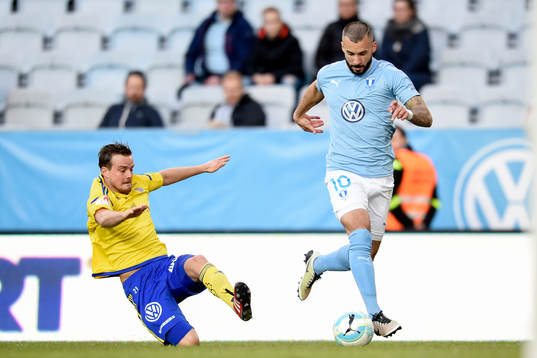 Sundsvalls Eric Larsson och Malmö FFs Guillermo Molins