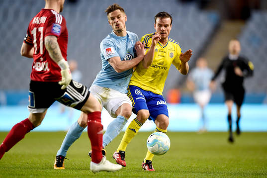 Malmö FFs Markus Rosenberg och Sundsvalls Eric Larsson