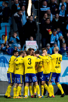 Sundsvalls spelare jublar