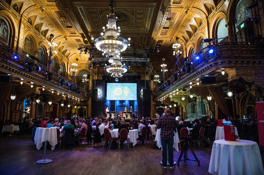 Översikt över scenen på Berns