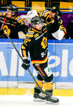 Skellefteås Martin Lundberg jublar
