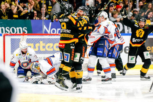 Skellefteås Mattias Ritola jublar