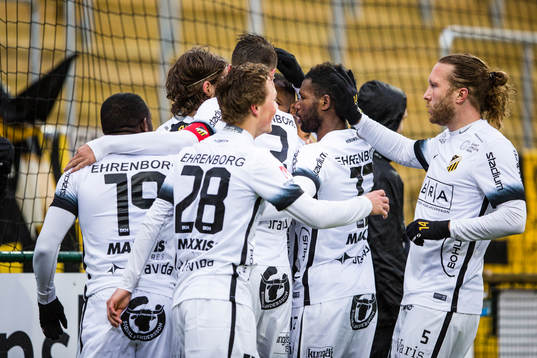 Häckens spelare jublar