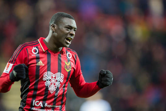 Östersunds Ken Sema jublar