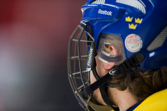 En hjälm med visir