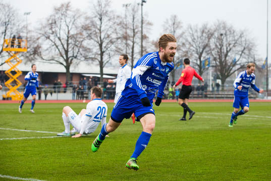 Luleås Joel Rajalakso jublar