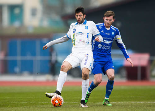 Akropolis Luca Gerbino Polo i kamp om bollen med Luleås