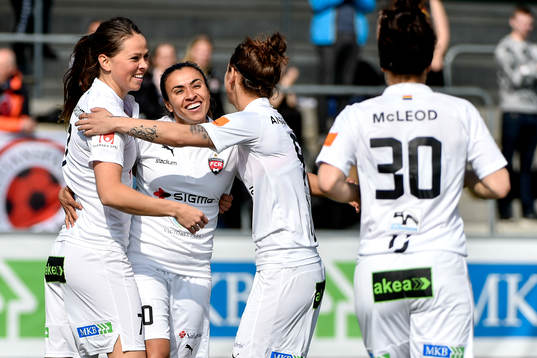 Bläddra bland fler bilder av Fotboll, Damallsvenskan, Rosengård - Kristianstad