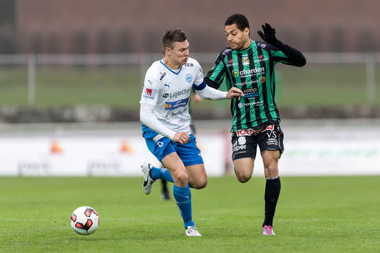 Värnamos Martin Claesson och Varbergs Riki Alba