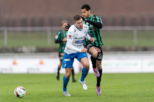 Värnamos Martin Claesson och Varbergs Riki Alba