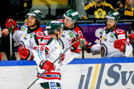 Frölundas Joey Crabb jublar