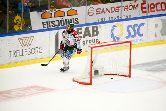 Frölundas Anton Axelsson jublar